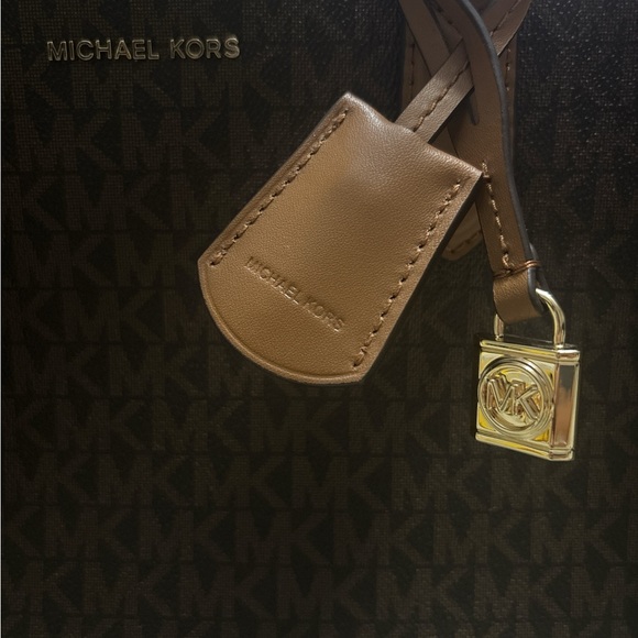 Michael Kors Scarlett Tote Bag - Picture 4 of 4